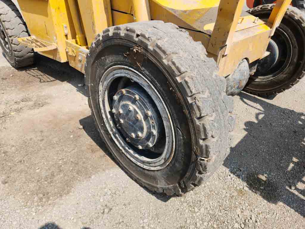 SD25-3-S76-01677