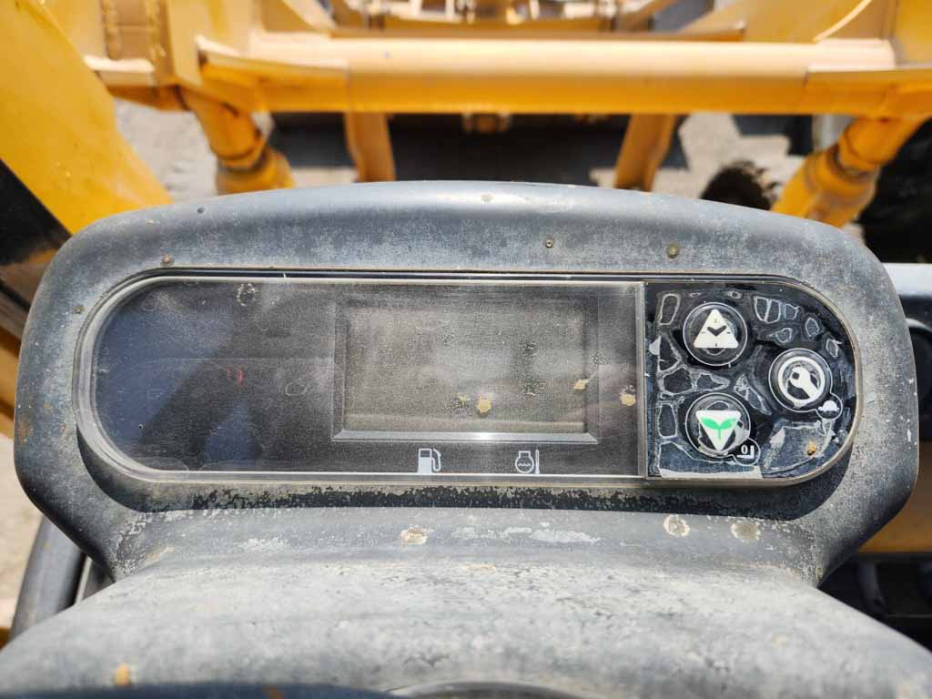 SD25-3-S76-01677