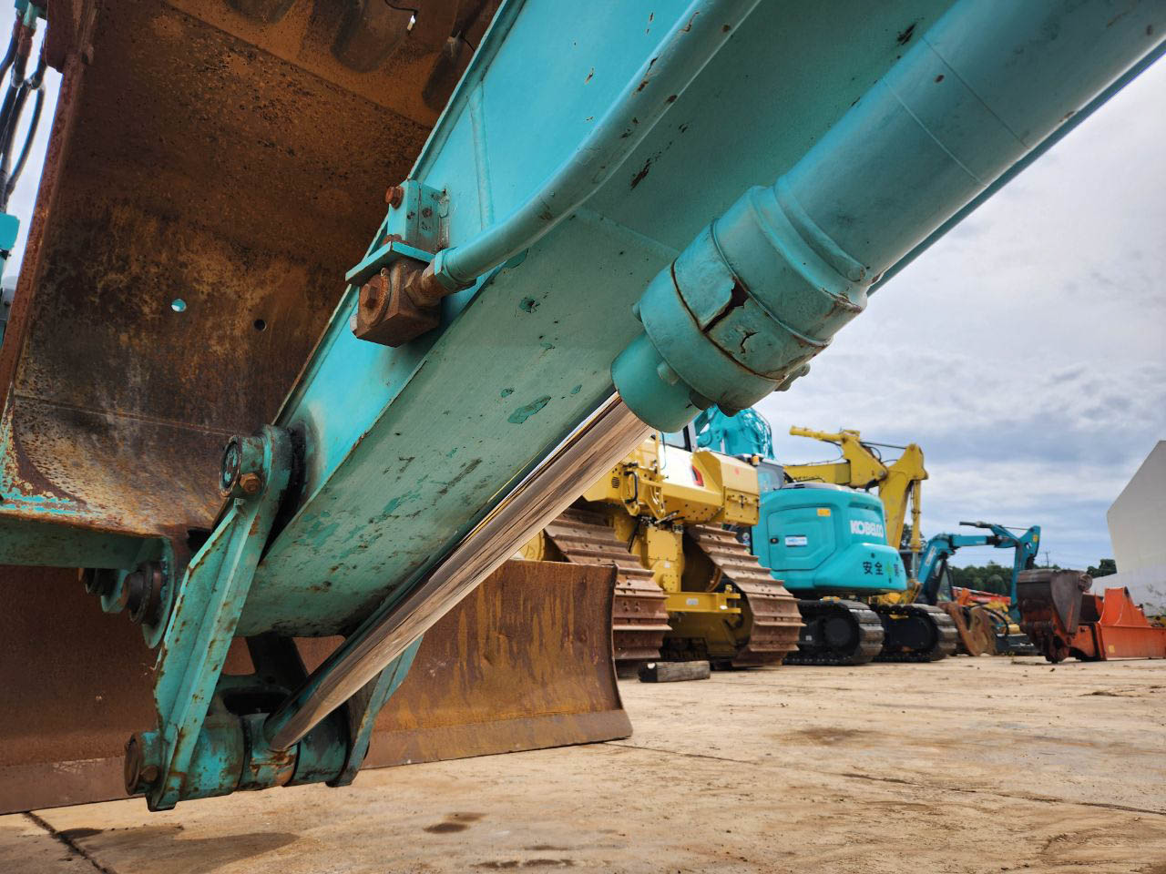 SK135SR-3-YY07-28817