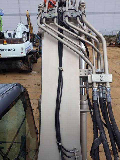 SK135SR-5-YY08-042300