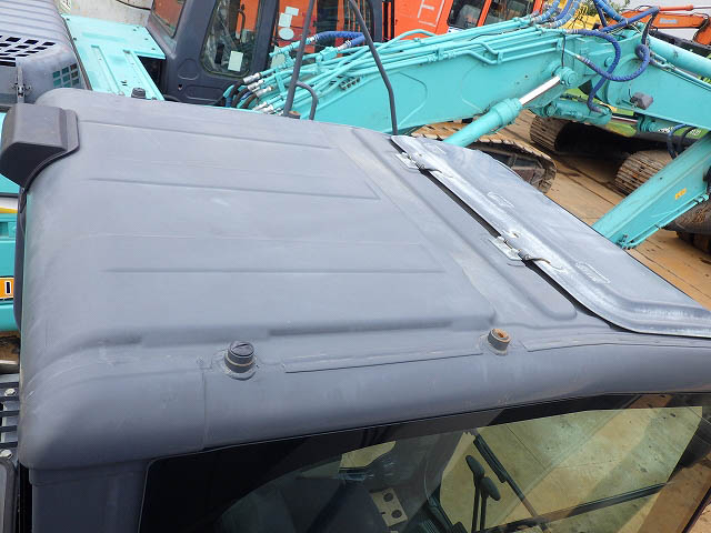 SK135SR-5-YY08-042300