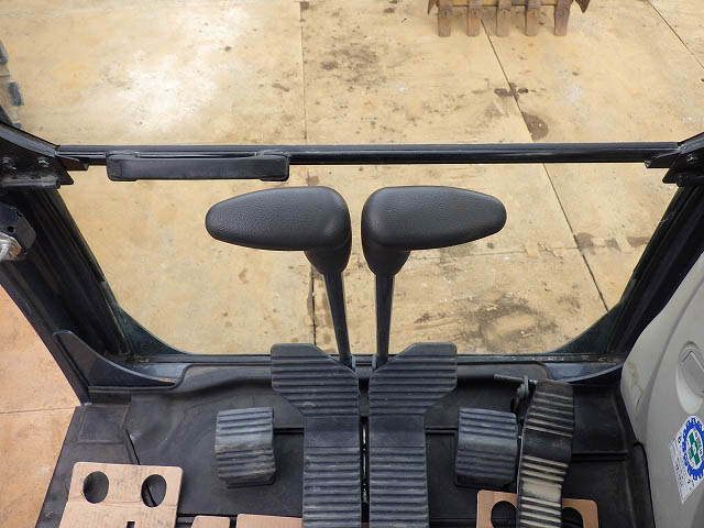 SK135SR-5-YY08-042300