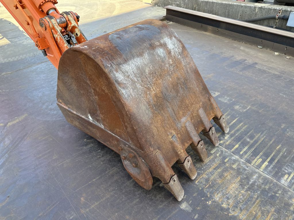 ZX135US-6-103943