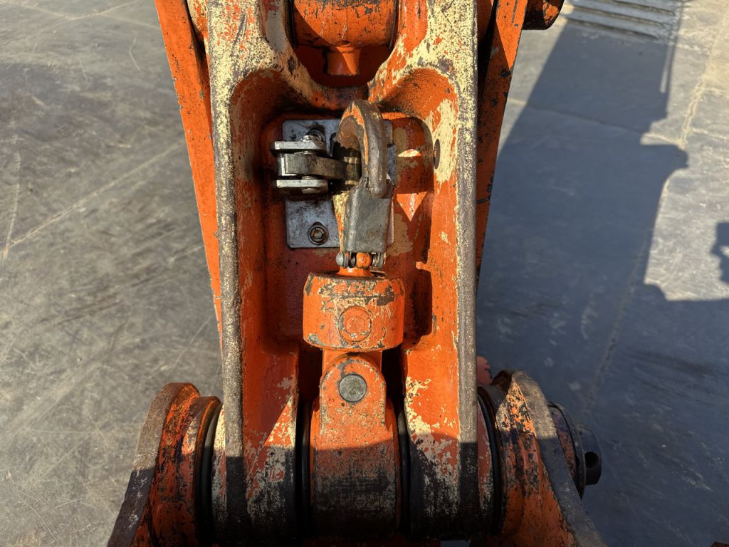 ZX135US-6-103943