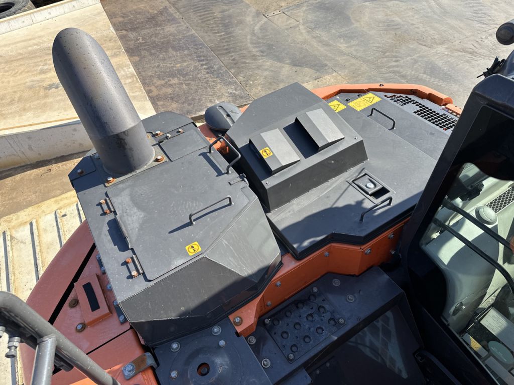 ZX135US-6-103943