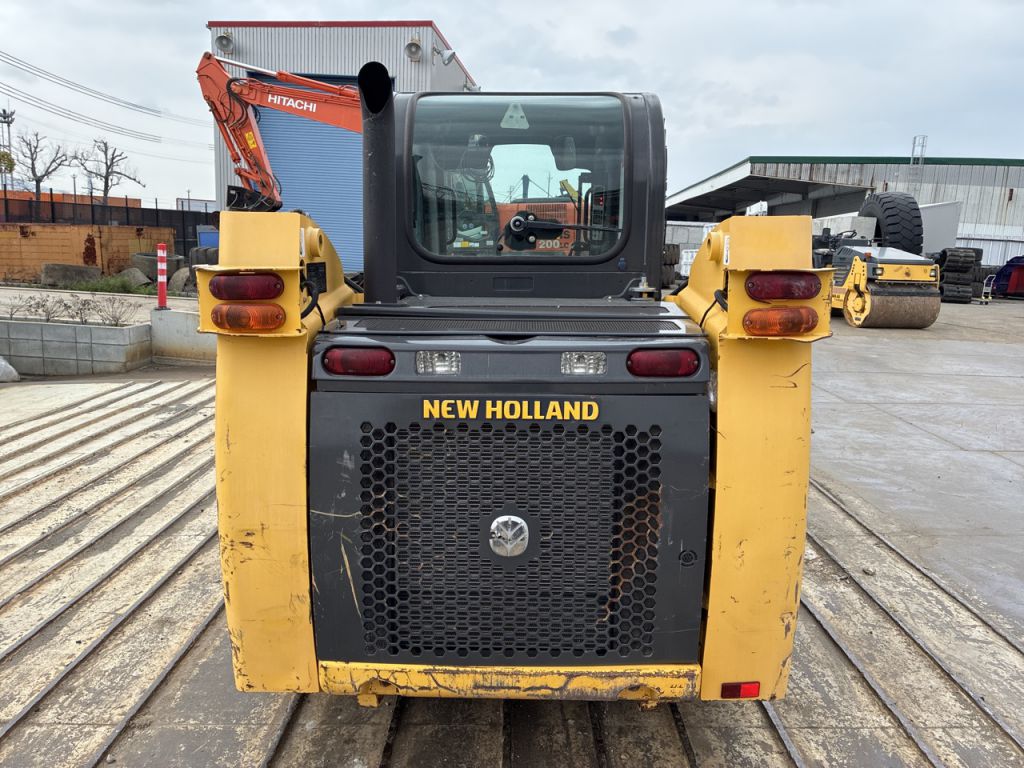 L215-NDM440790