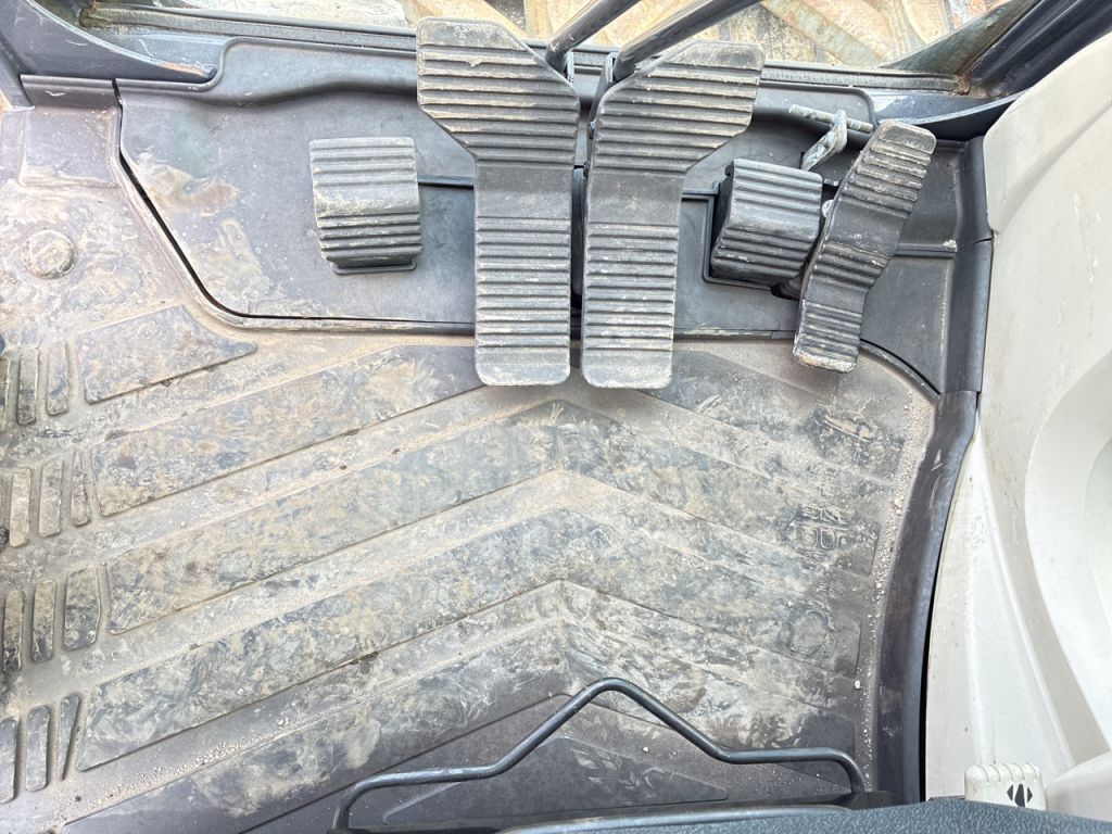 SK135SR-3-YY07-28817