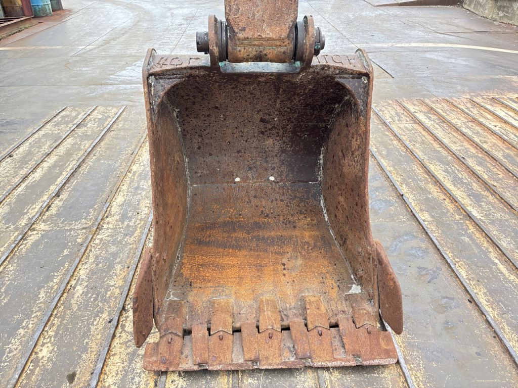 SK135SR-5-YY08-041982