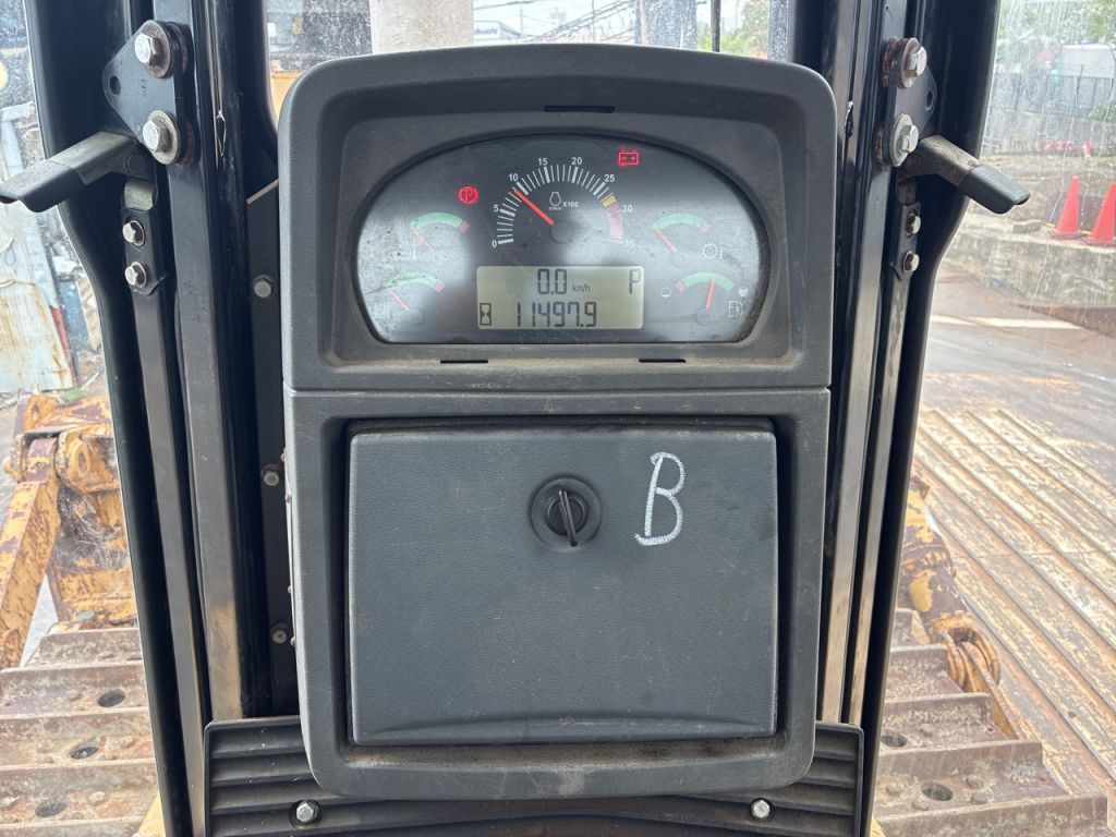D8T-J8B01891 
