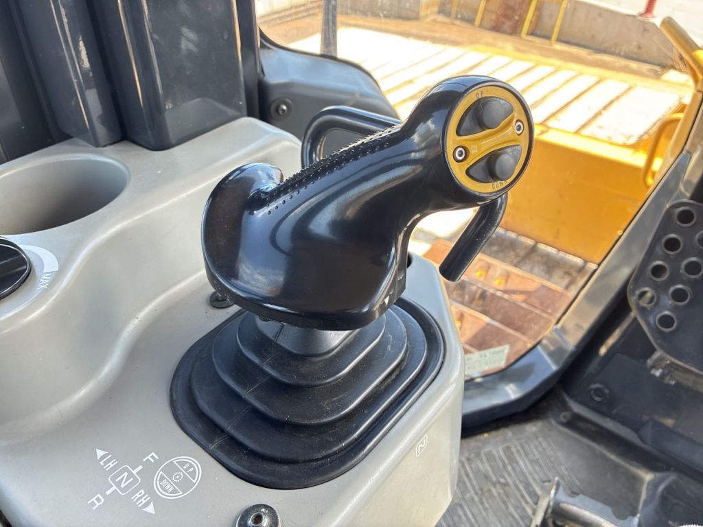 D37PX-24-90106