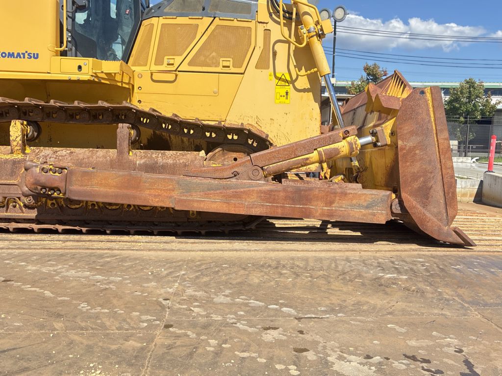 D85EX-18-23378
