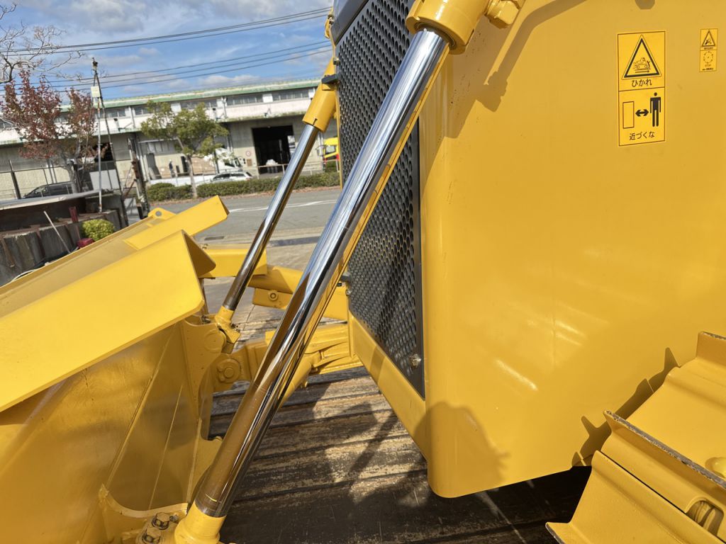 D65EX-17-3103