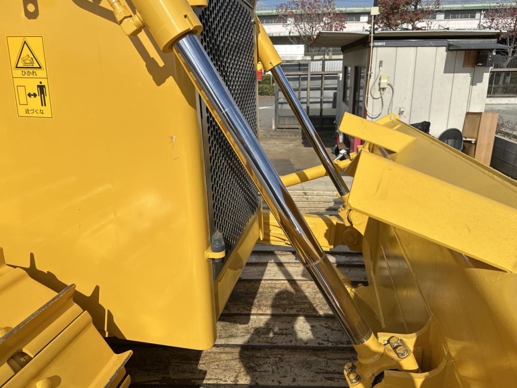 D65EX-17-3103