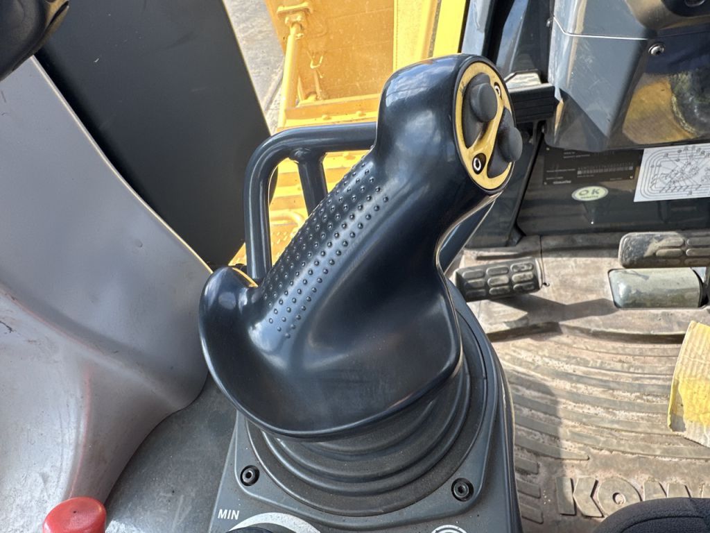 D65EX-17-3103