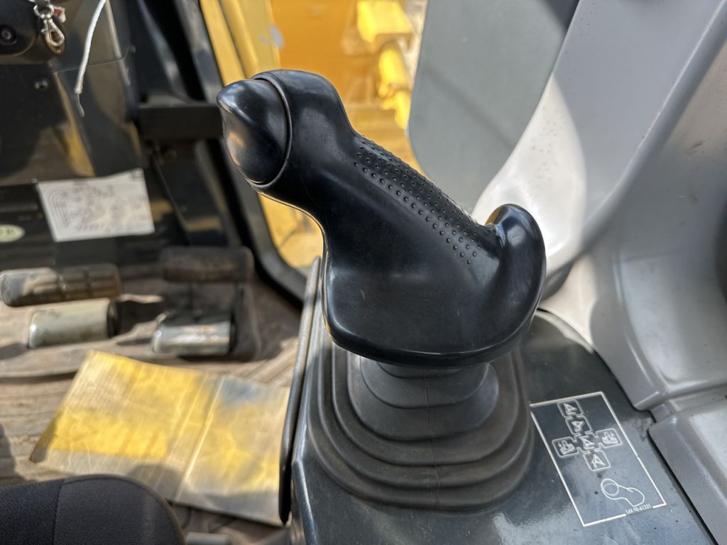 D65EX-17-3103
