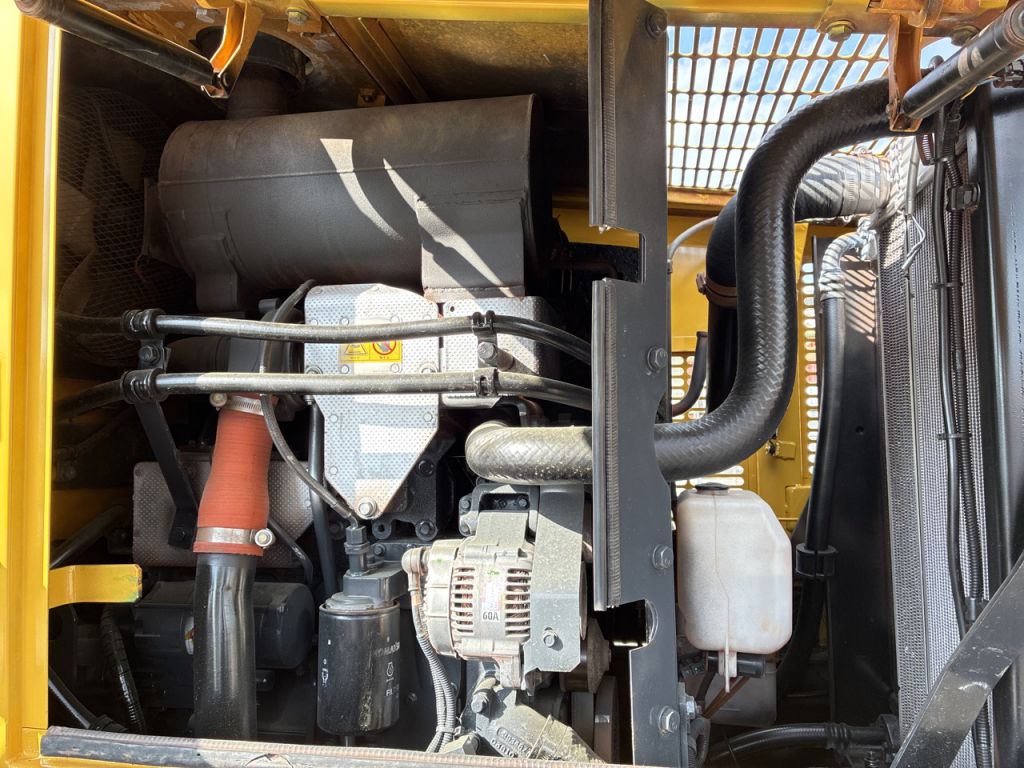 WA100-5-76749