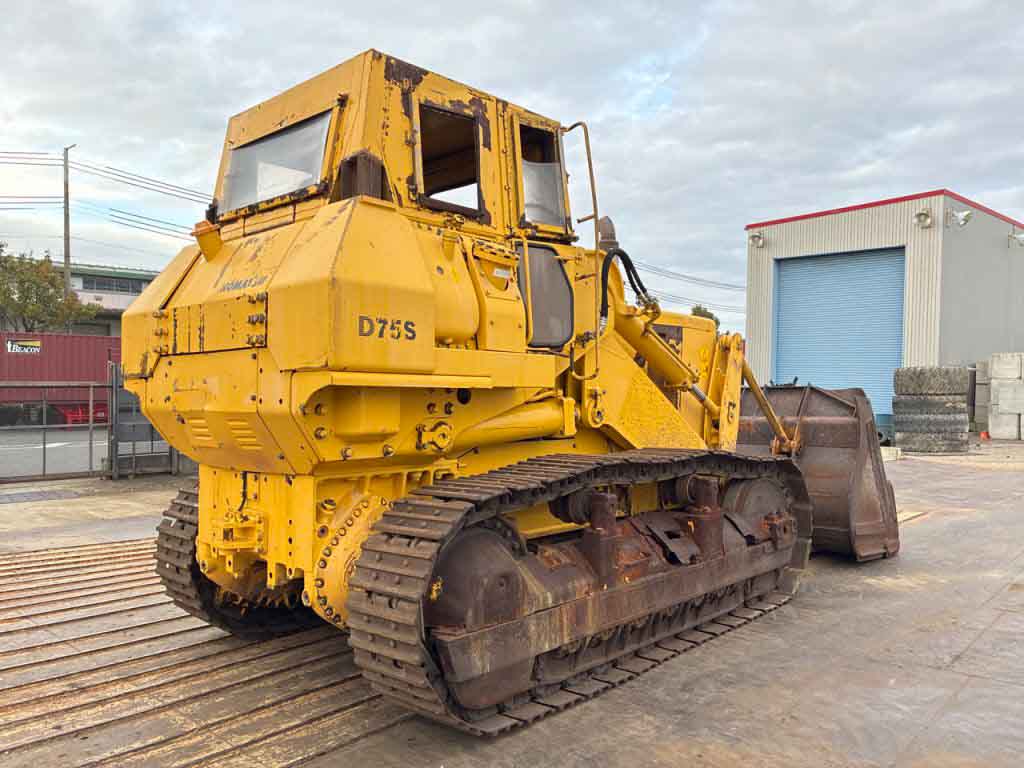 D75S-5-16696
