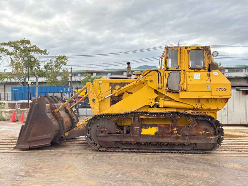 D75S-5-16696