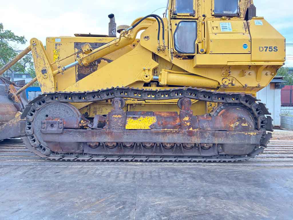 D75S-5-16696
