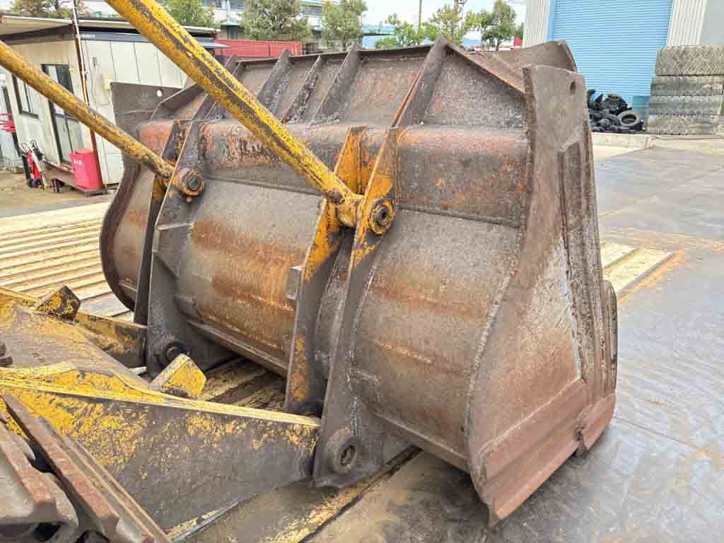 D75S-5-16696