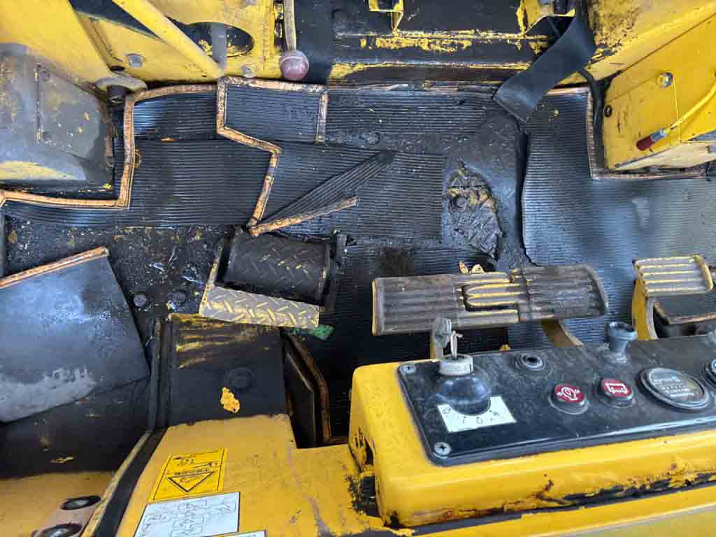 D75S-5-16696