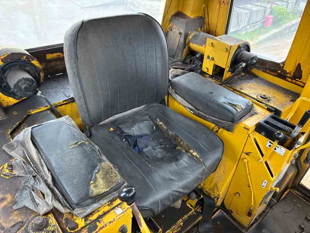 D75S-5-16696